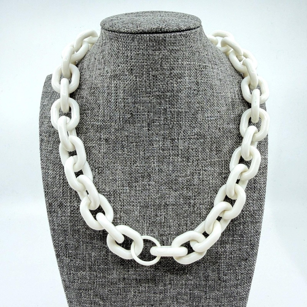 White Chunky Acrylic Chain Necklace Gold Tone Carabiner Clasp Y2K Statement